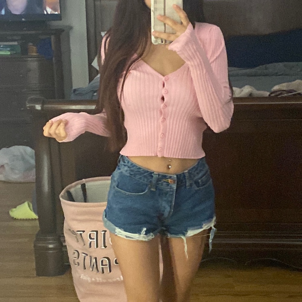 💓 Forever 21 Pink Button up Sweater Slightly Cropped 💓